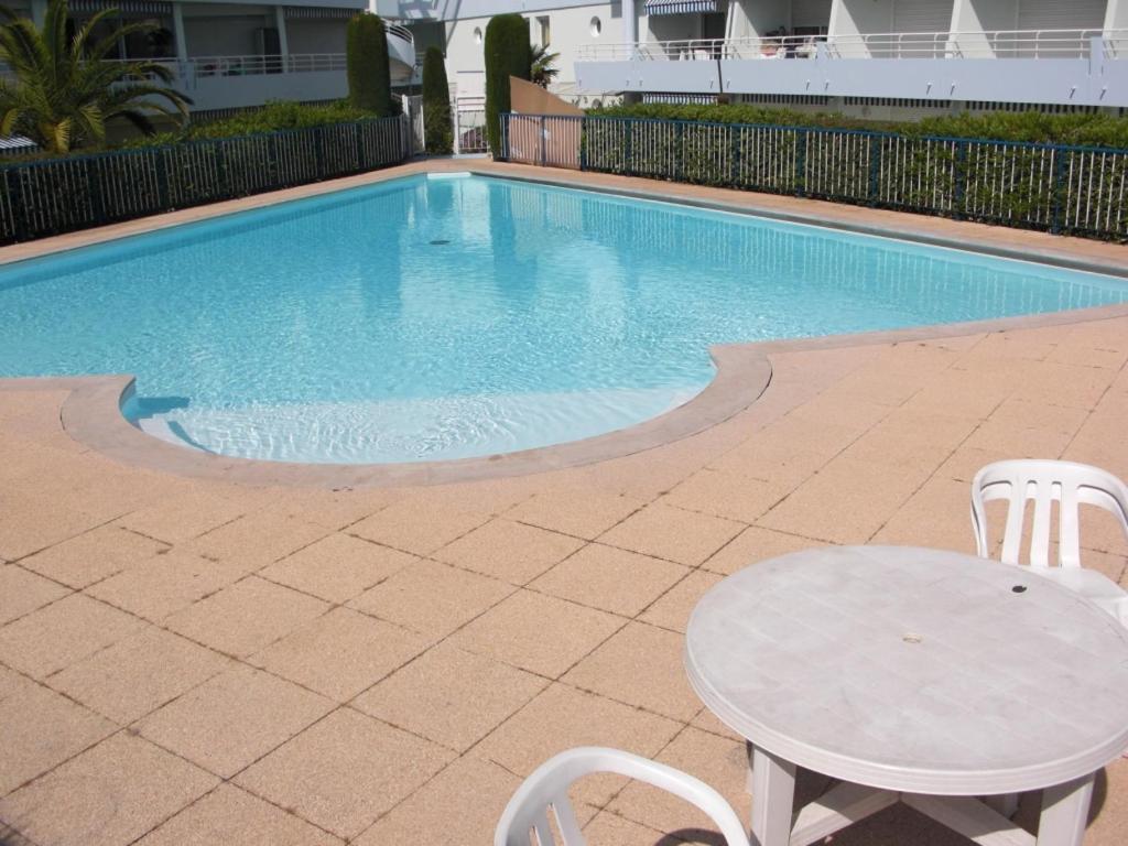 Agreable Appartement 4 Personnes A Villeneuve-Loubet Plage, Piscine, Mer, Commerces A Proximite المظهر الخارجي الصورة